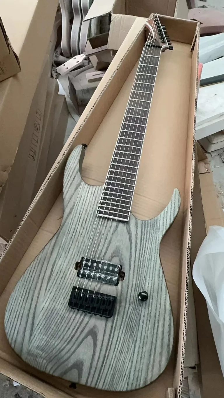 Fabrička direktna prodaja električnih gitara sa 7 žica. Obojeno drvo. Besplatna dostava – GITARE